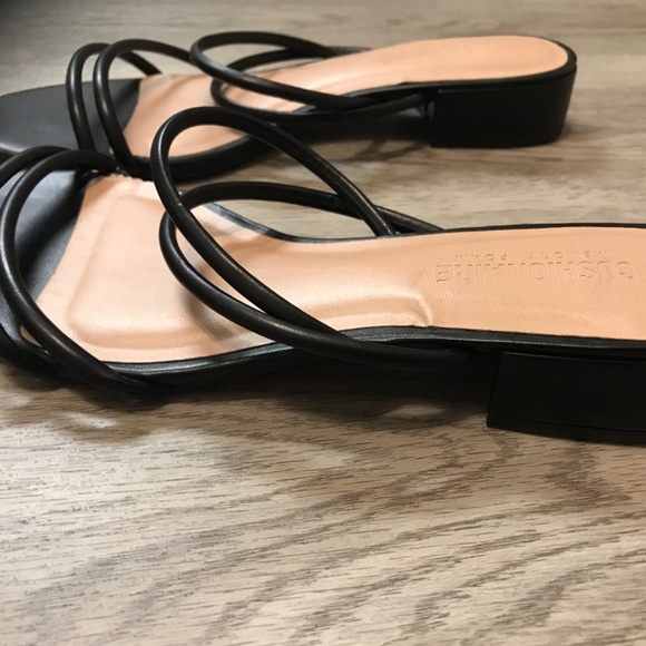 Cushionaire Nora Strappy Block Heel Sandal Size 9 - Picture 3 of 4